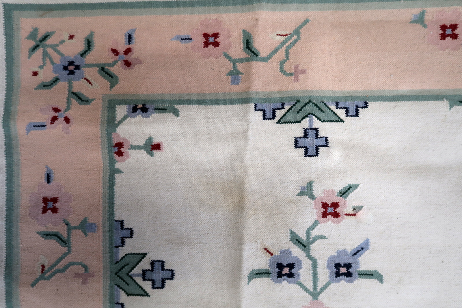 Antique Charm of the 1960s
