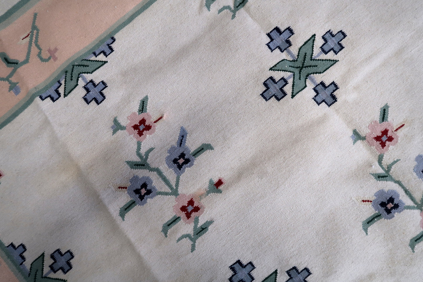 Craftsmanship of Indian Dhurri Style