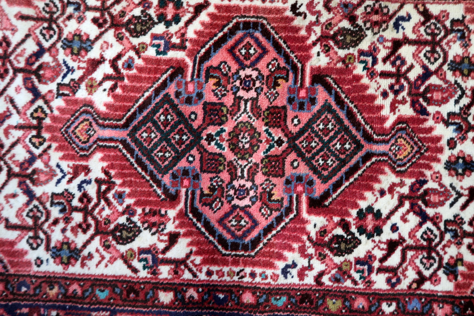 Detailed Craftsmanship in 1970s Vintage Rug