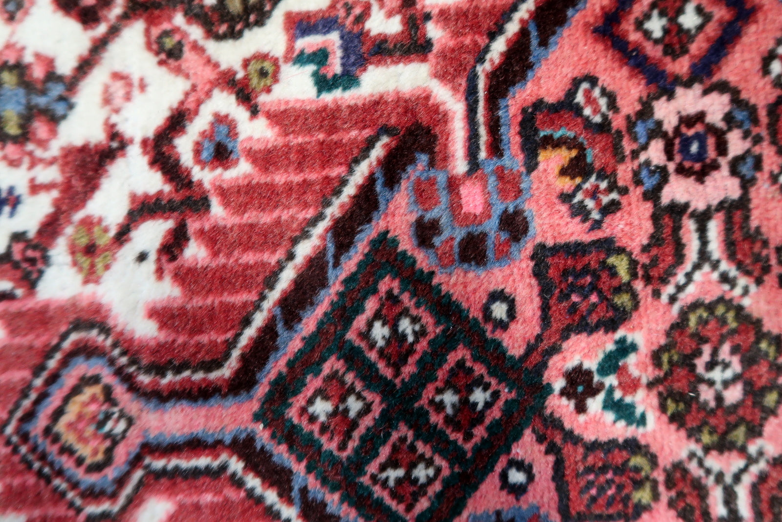 Middle Eastern Craftsmanship on Display