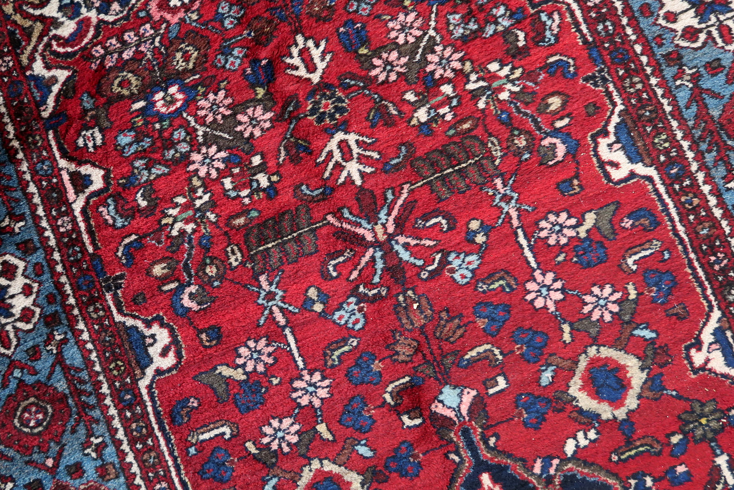 Close-up of good condition on Handmade Vintage Persian Malayer Rug - Detailed view emphasizing the rug's well-preserved state.