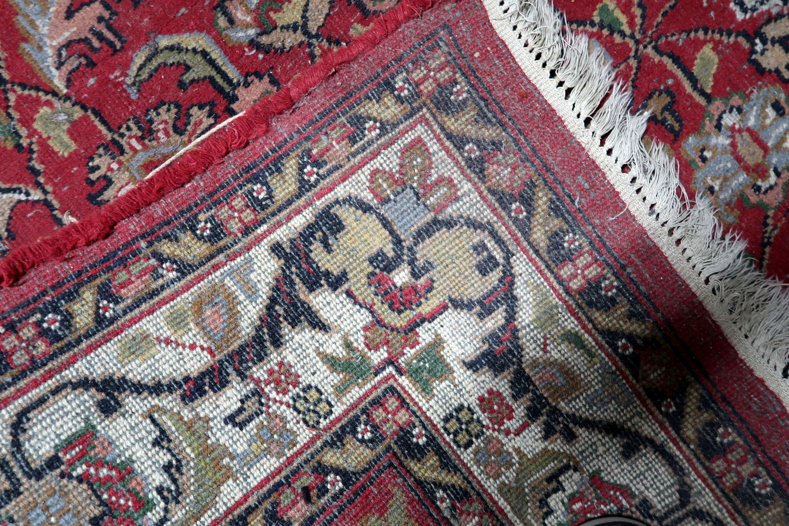 Corner detail showing border and field connection

