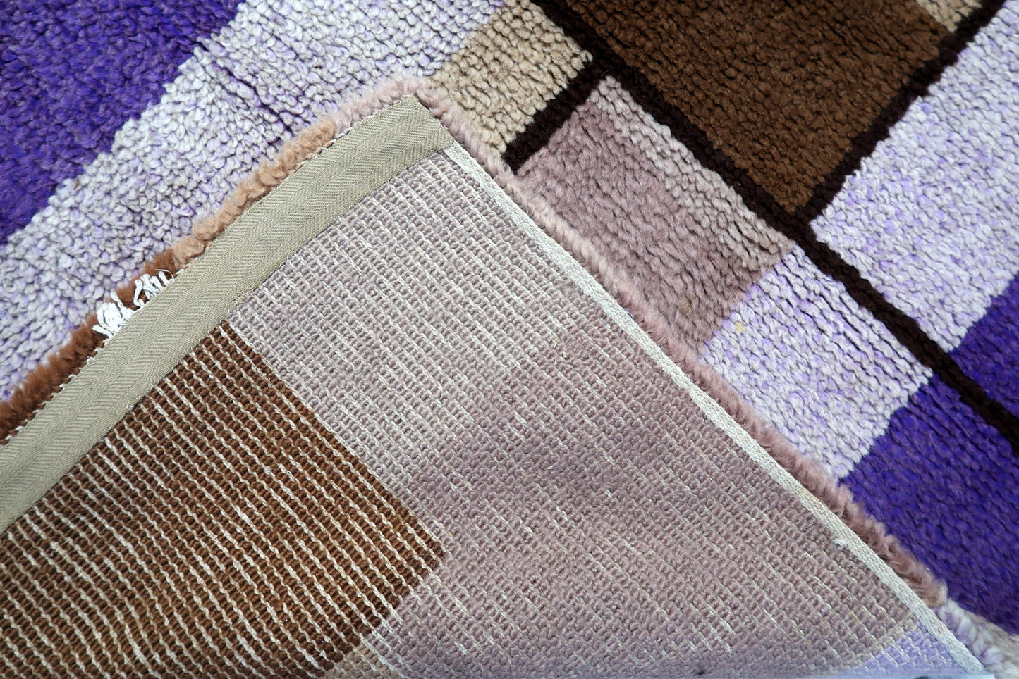 A section of the runner showcasing the balanced asymmetry of the pattern.

