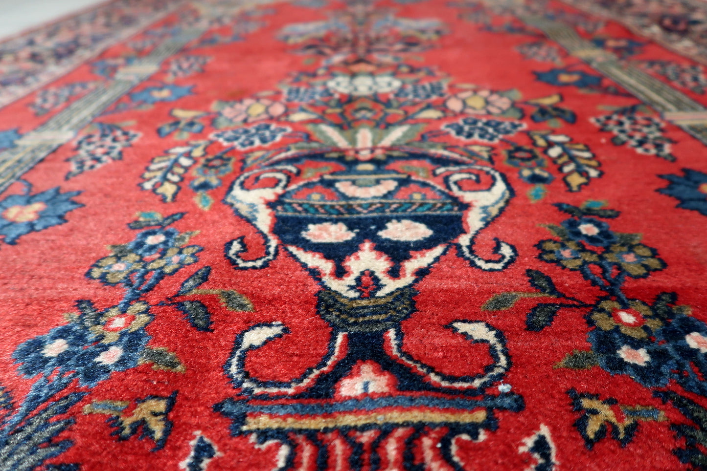 Early 20th century Persian Kashan floor covering with classical design and refined artistic details.
