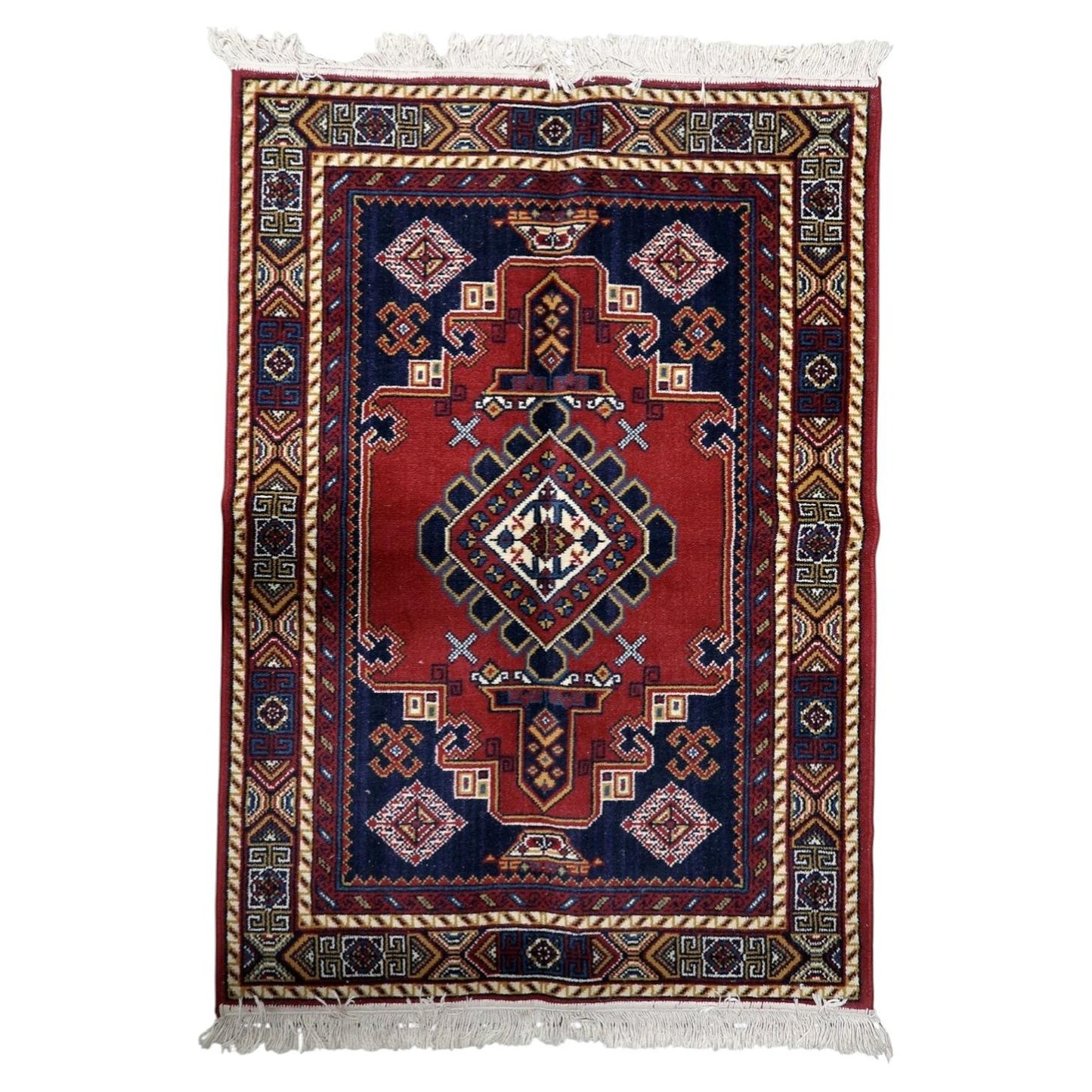 Vintage European Shiraz rug 1950s wool Persian-style diamond medallion