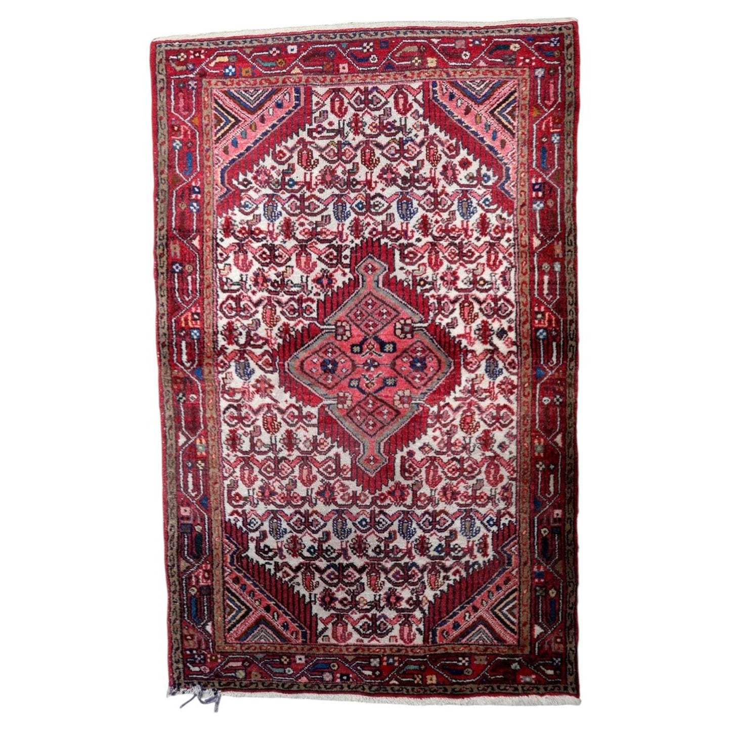 Antique Persian Hamadan rug 1920s hand-knotted wool 3.4x5.6 ft full view geometric design

