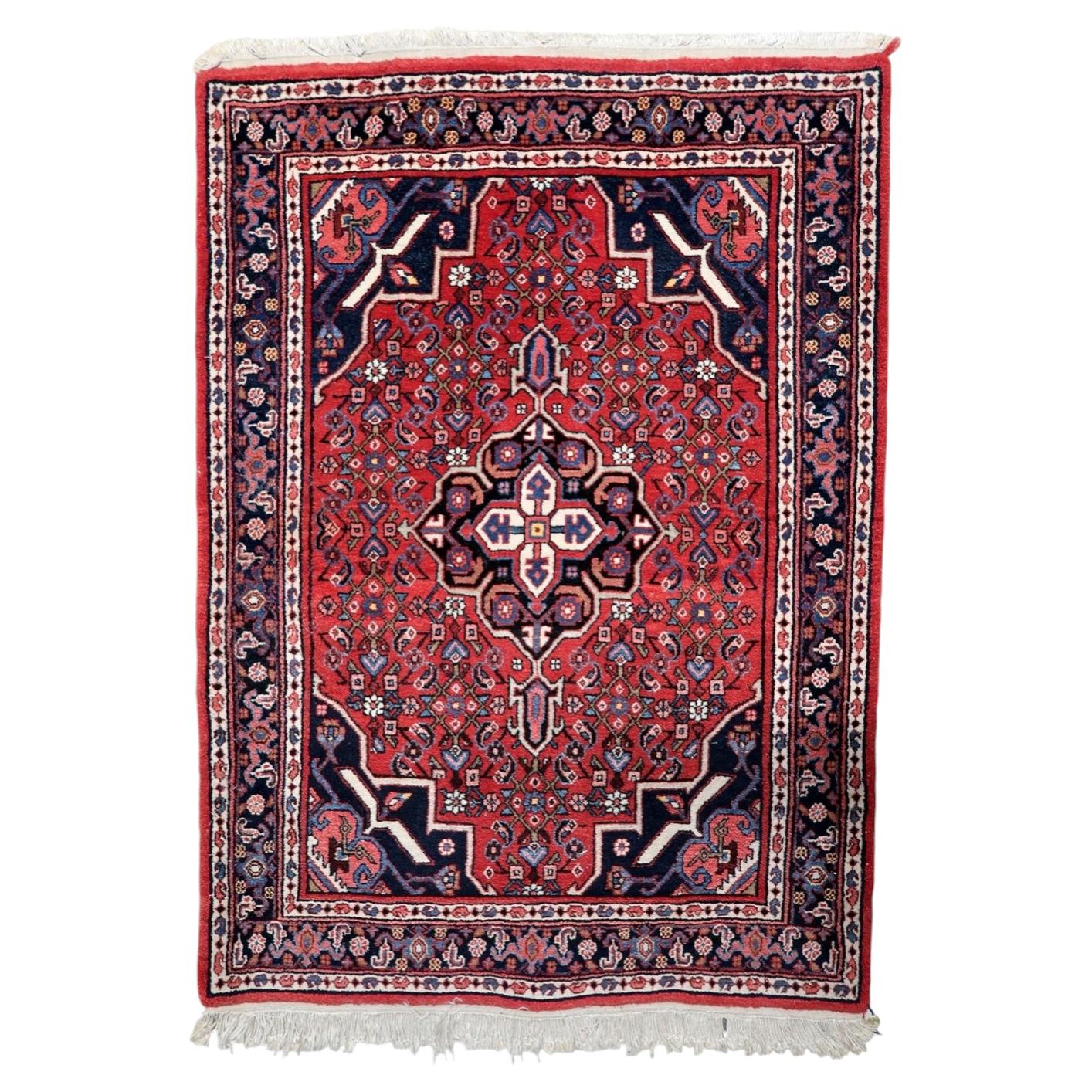 Vintage Persian Hamadan rug 1940s hand-knotted wool 3.4x4.7 ft full view central medallion