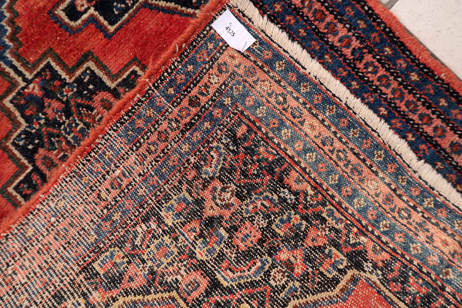 Antique Persian Senneh carpet, fine weave wool with elegant traditional design