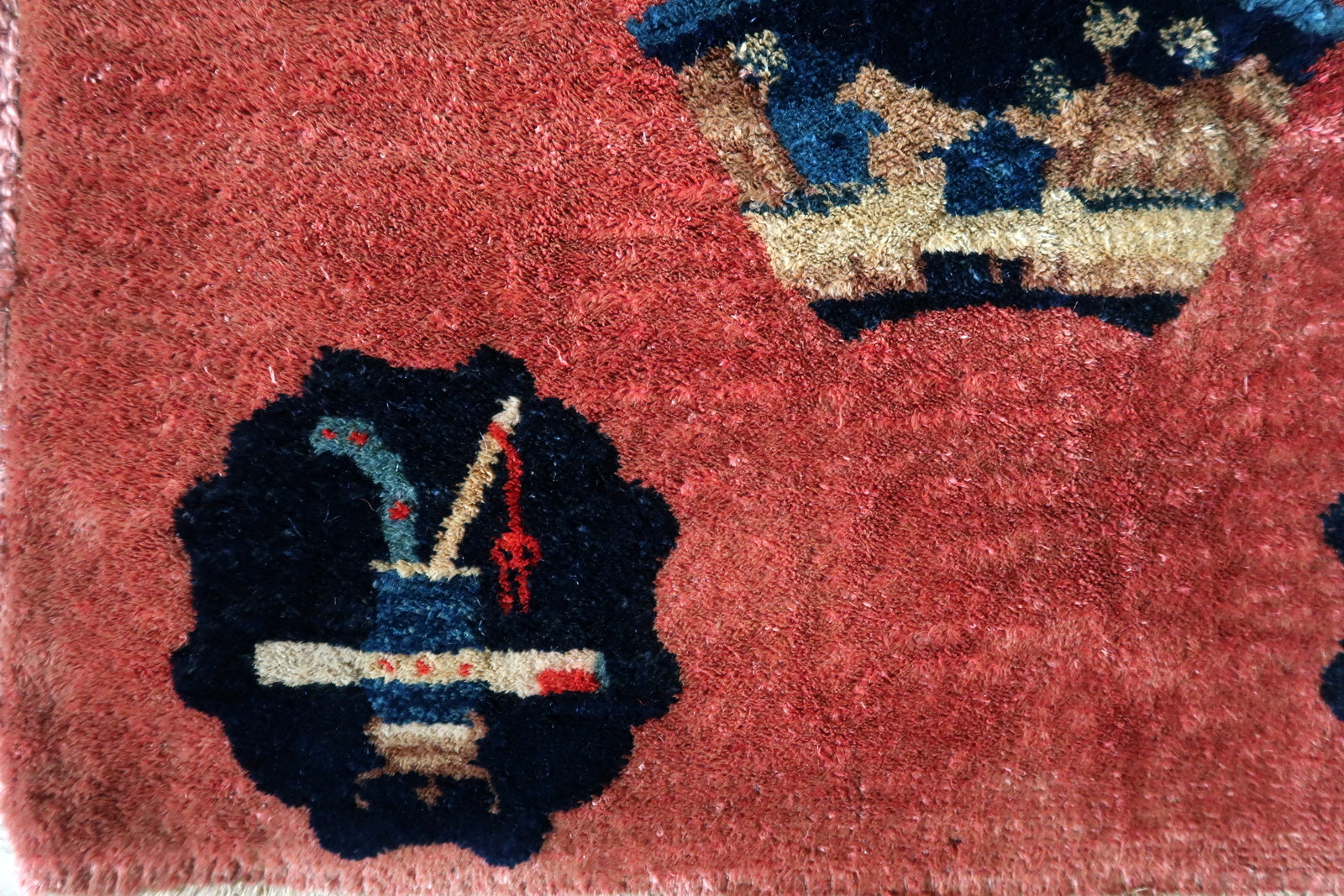Vintage Chinese Deco rug, wool carpet with abstract floral composition