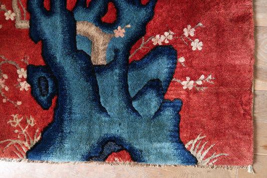 Chinese Art Deco rug full view, vintage hand-knotted wool carpet with floral motifs