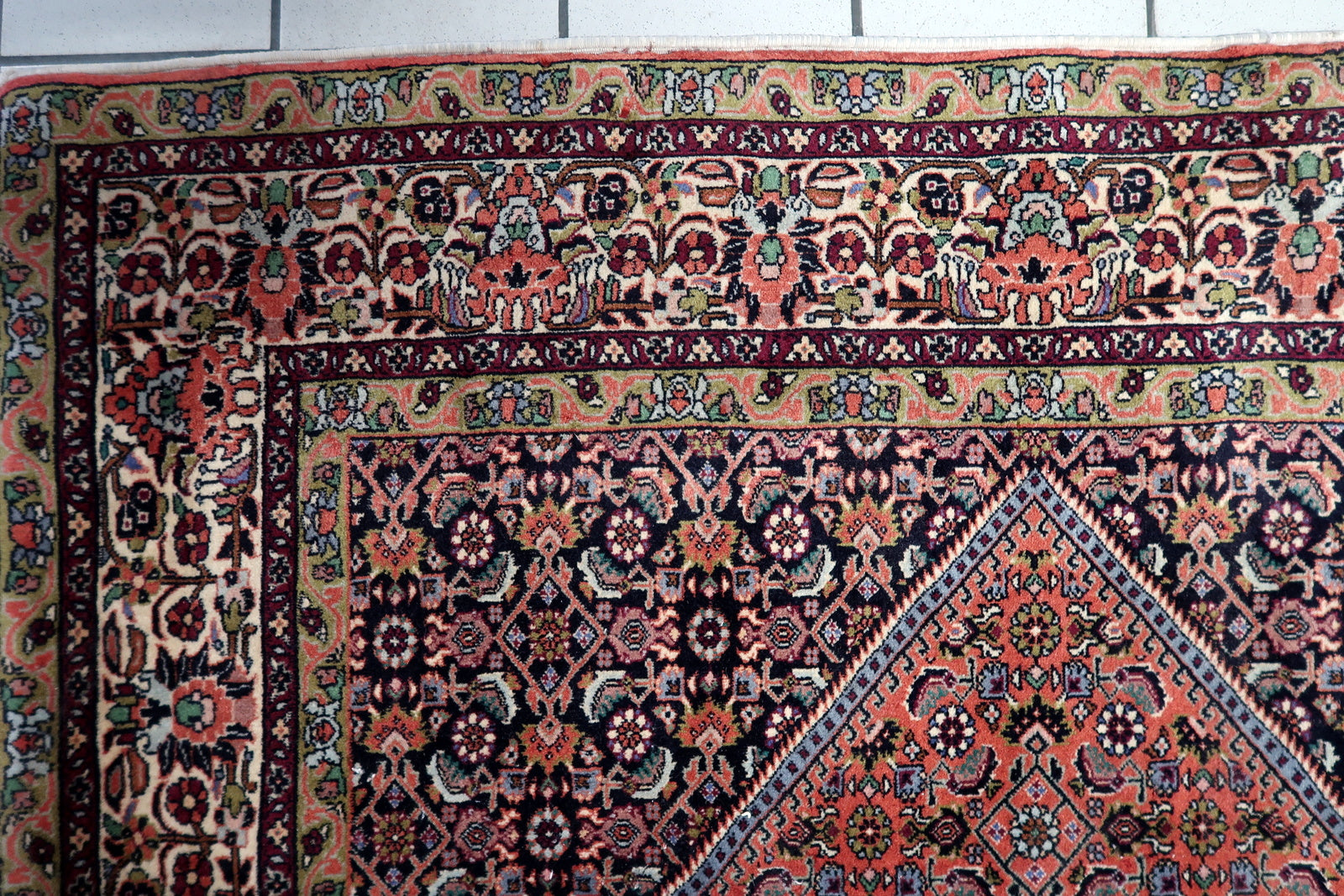 Vintage Persian Bidjar rug, 1950s, 6.9x4.4 ft, central medallion.

