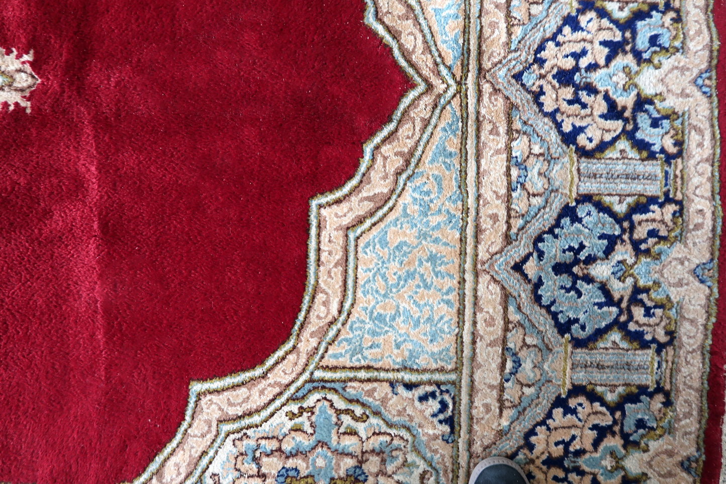 Antique Persian Kerman rug in room-size format (237 × 302 cm), hand-knotted in fine Kork wool (the finest grade of Persian wool from the underbelly of the sheep) with characteristic velvet-like sheen, c. 1930s.

