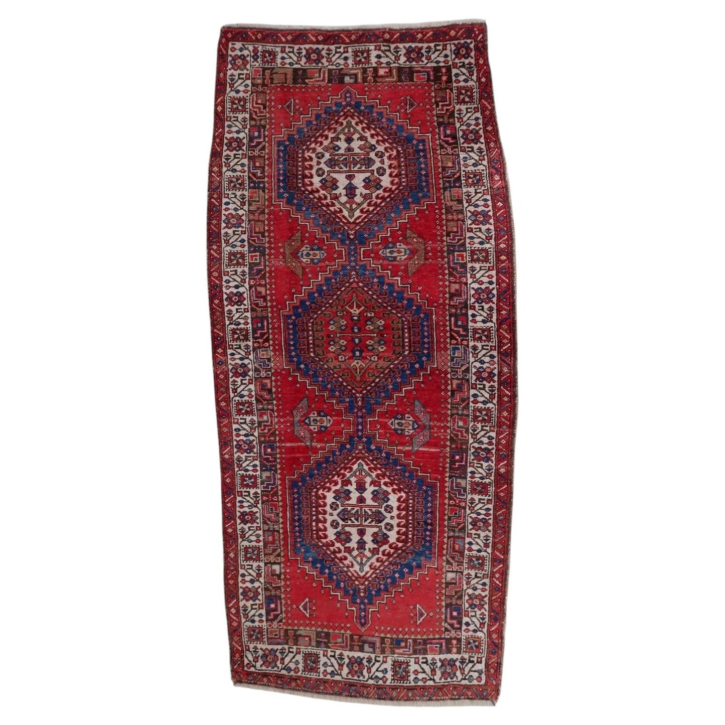 Antique Serab Wool Runner, Crimson Field & Stepped Medallions, c. 1920s — 3'1" × 6'8" — 1C1284