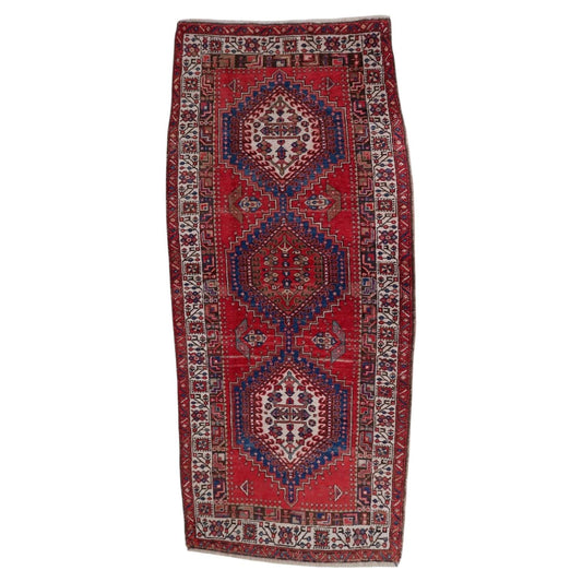 Antique Serab Wool Runner, Crimson Field & Stepped Medallions, c. 1920s — 3'1" × 6'8" — 1C1284