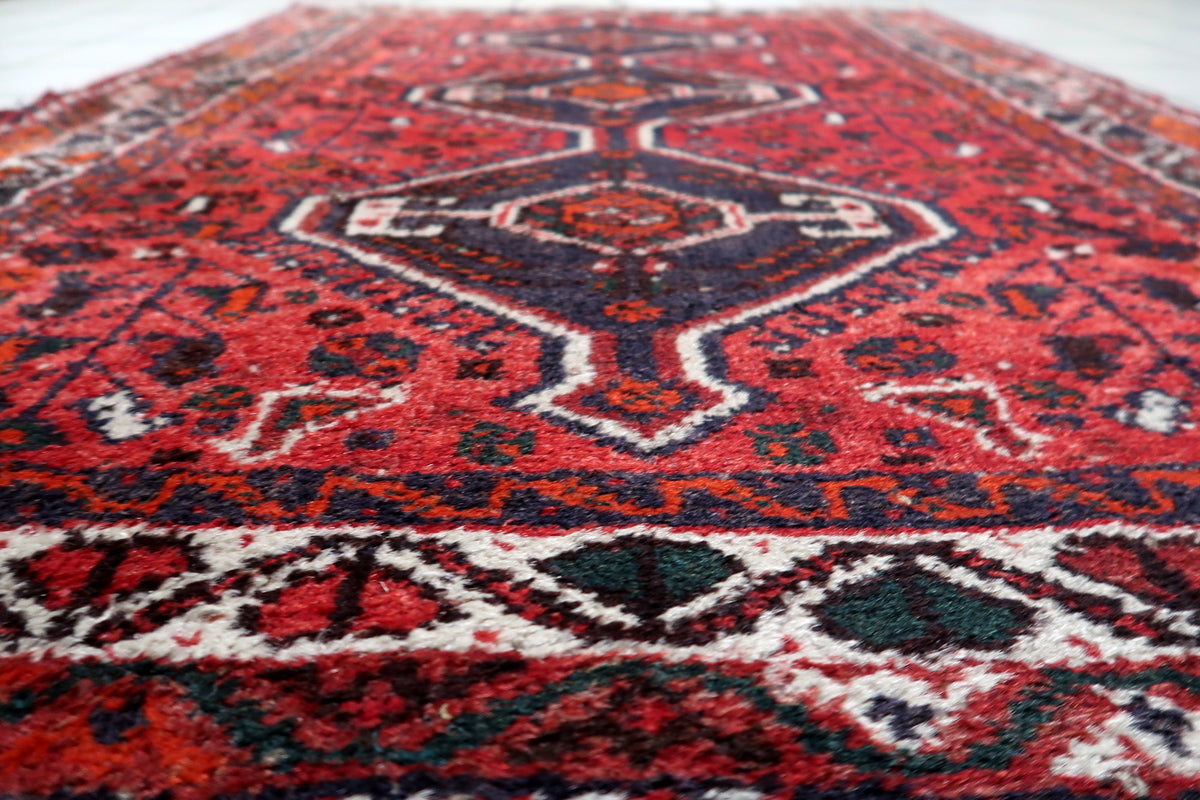 Proportional 3.74 x 5.22 ft dimensions ideal as a scatter rug, accent rug, or entry carpet in classic interiors.