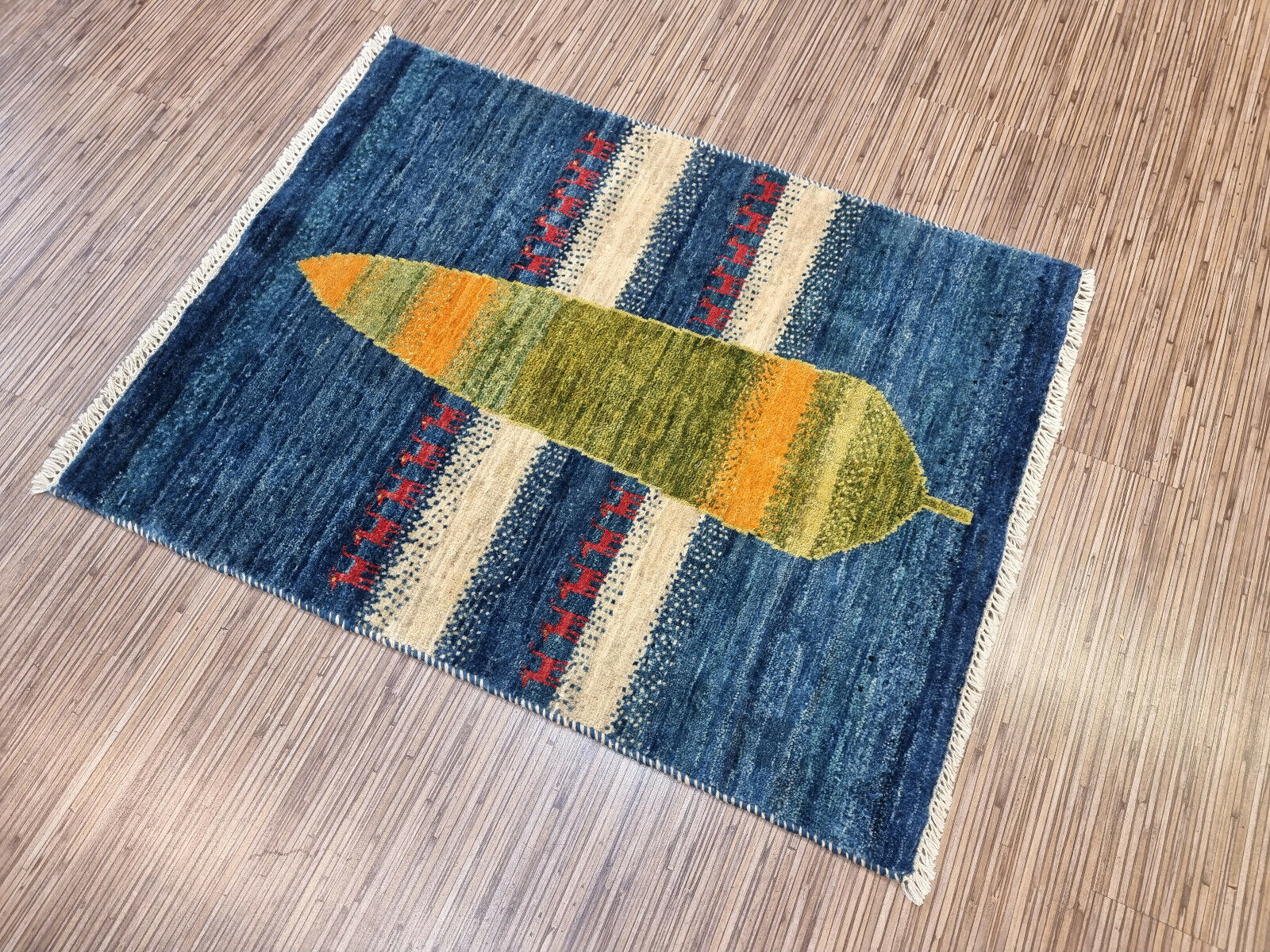 Compact vintage wool Persian rug, 64 x 85 cm
