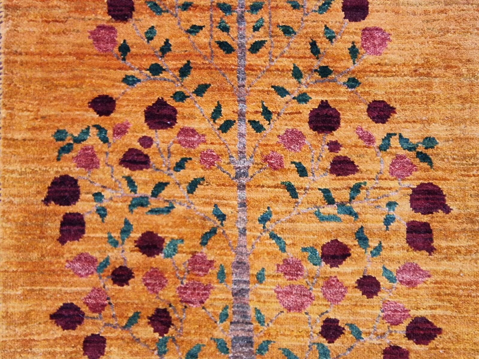 Handmade wool rug from Persia, detailed edge design
