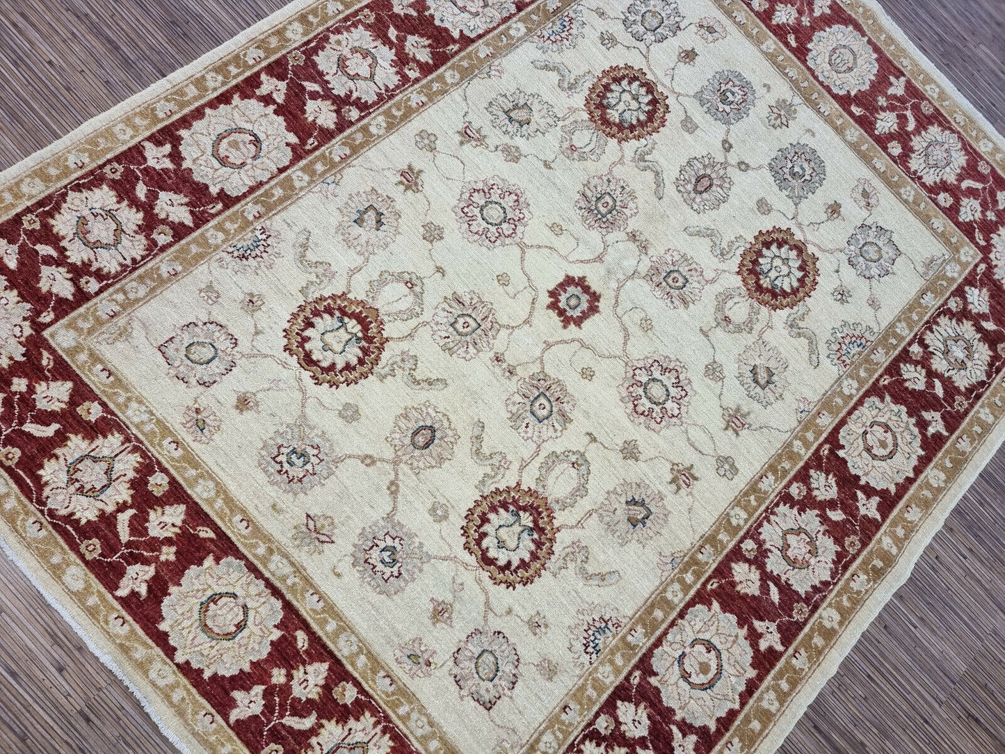 Beige Oriental Ziegler rug
