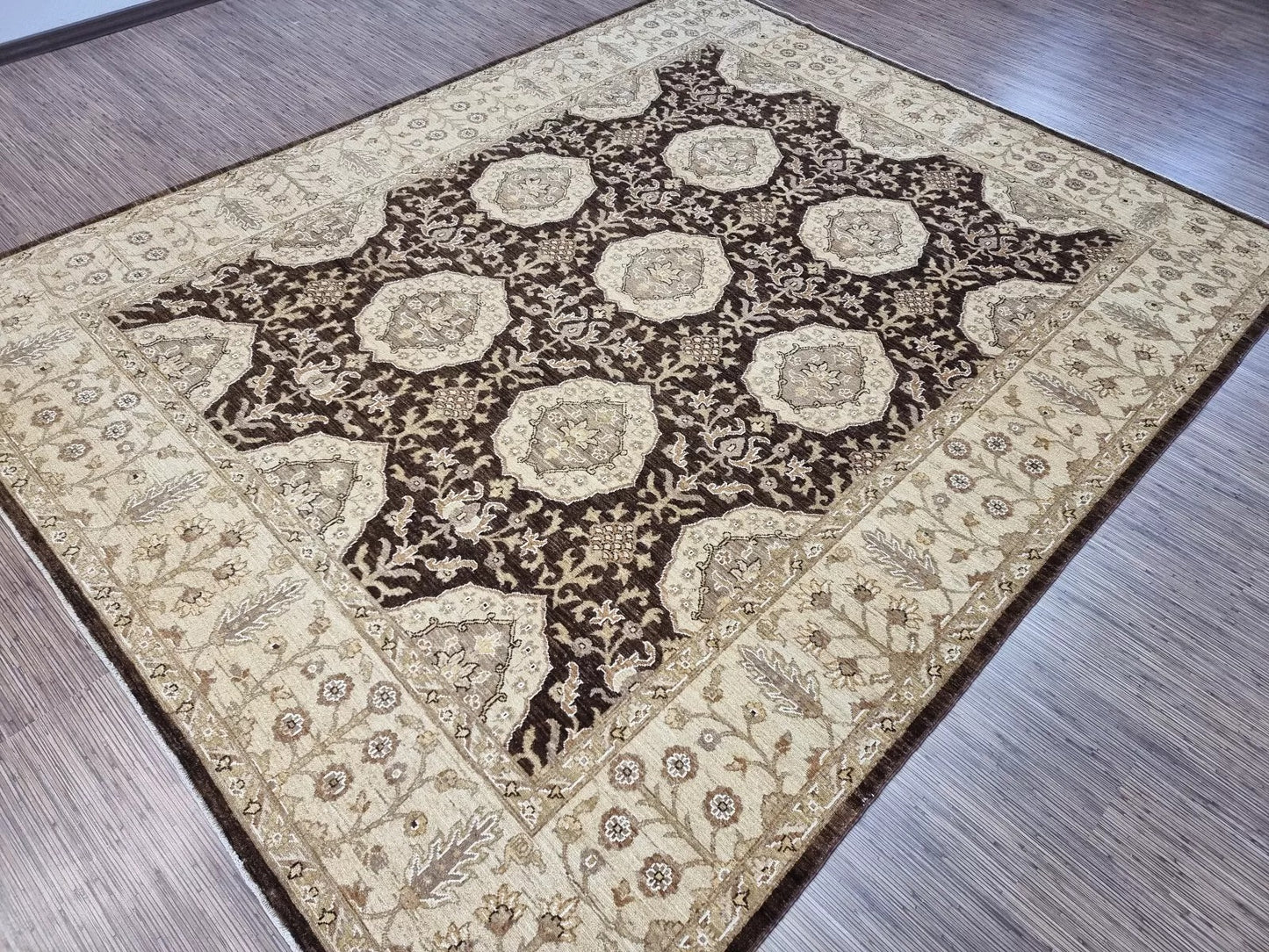 View of the rug's edge and selvedge, highlighting its sturdy construction.

