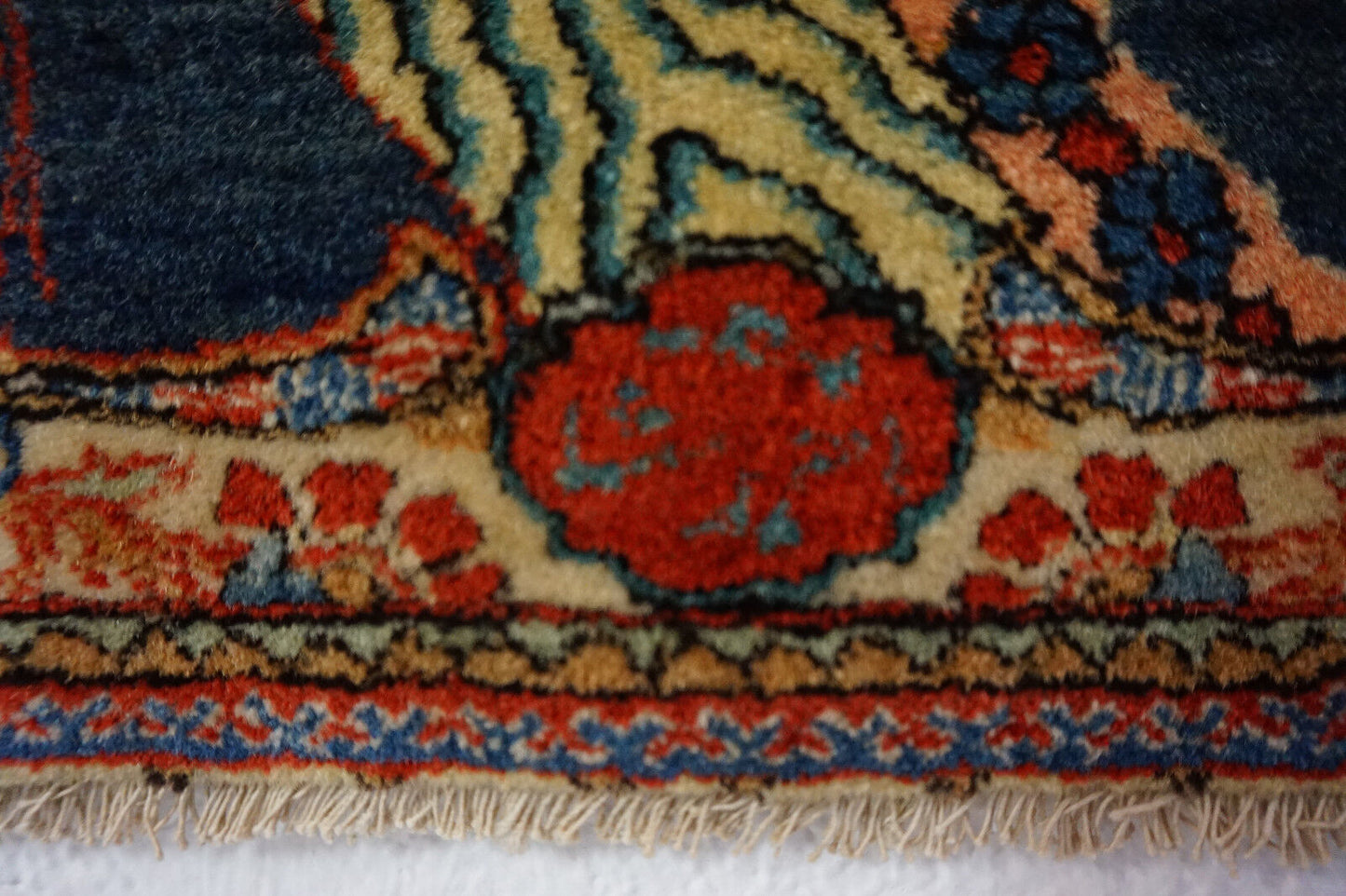 A touch of luxury: Handcrafted Antique Mohtasham Kashan rug, a true testament to Persian artistry.