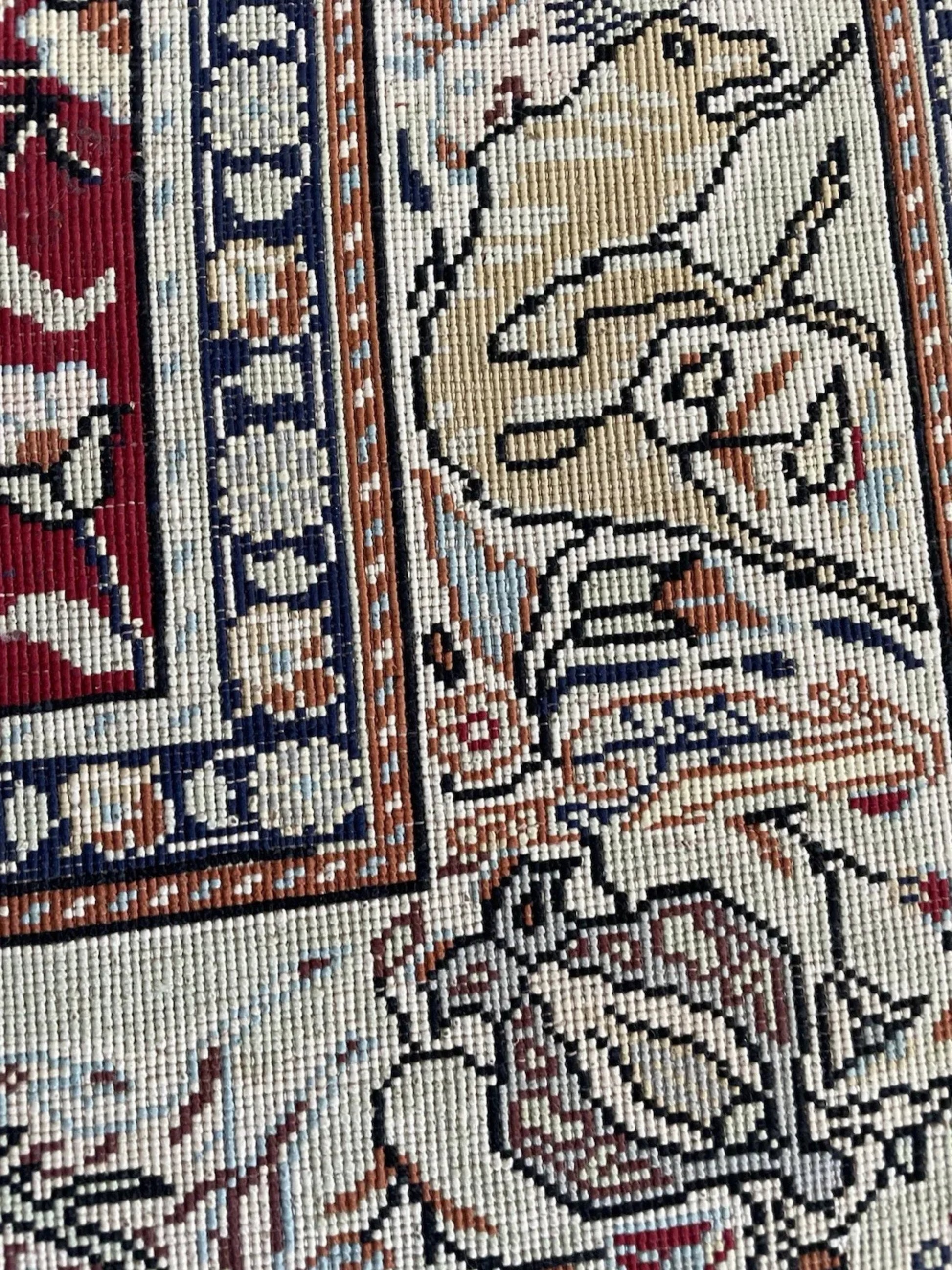 Silk fiber luster changing with light angle

