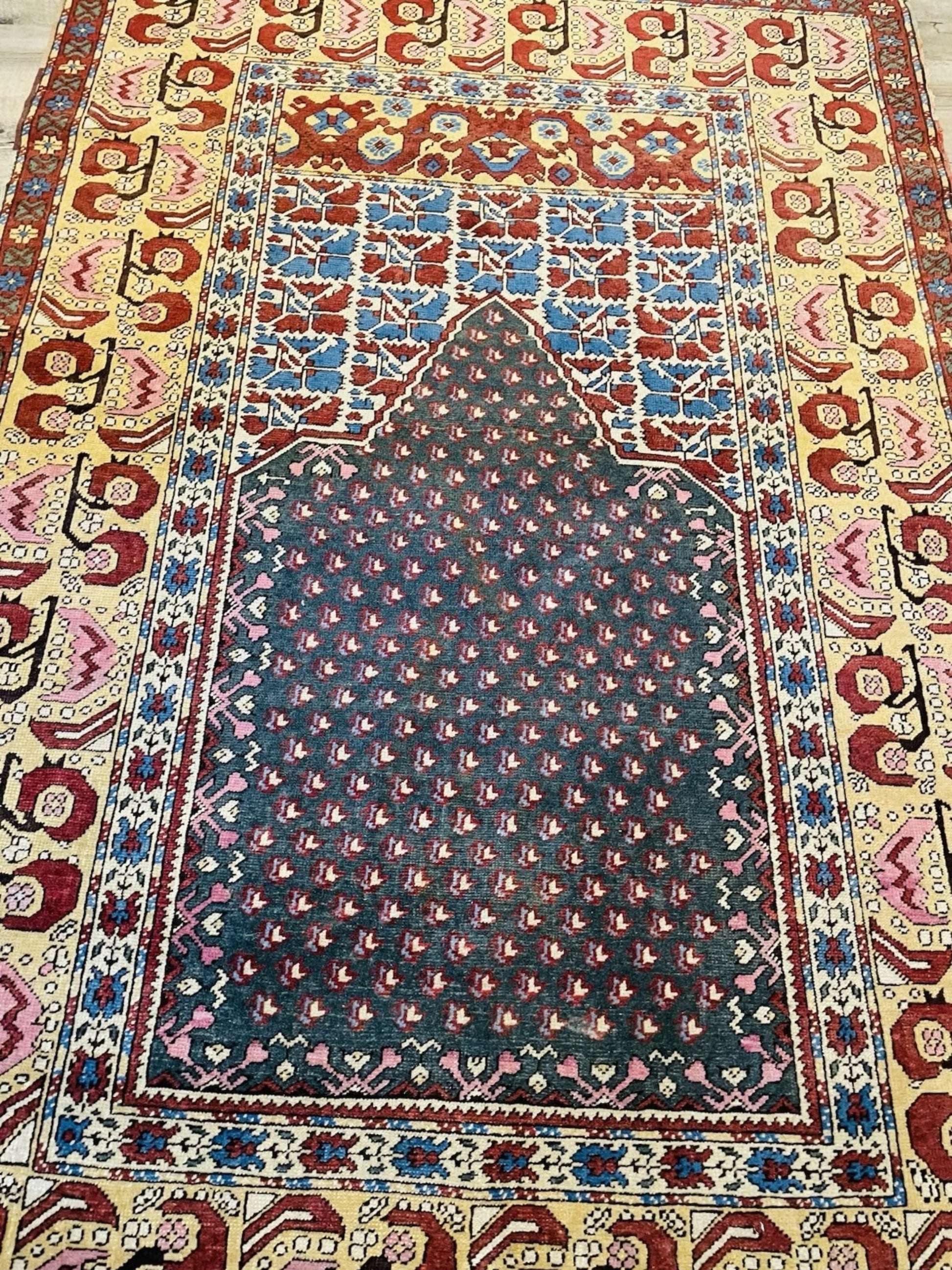 Cream elements providing contrast and balance

