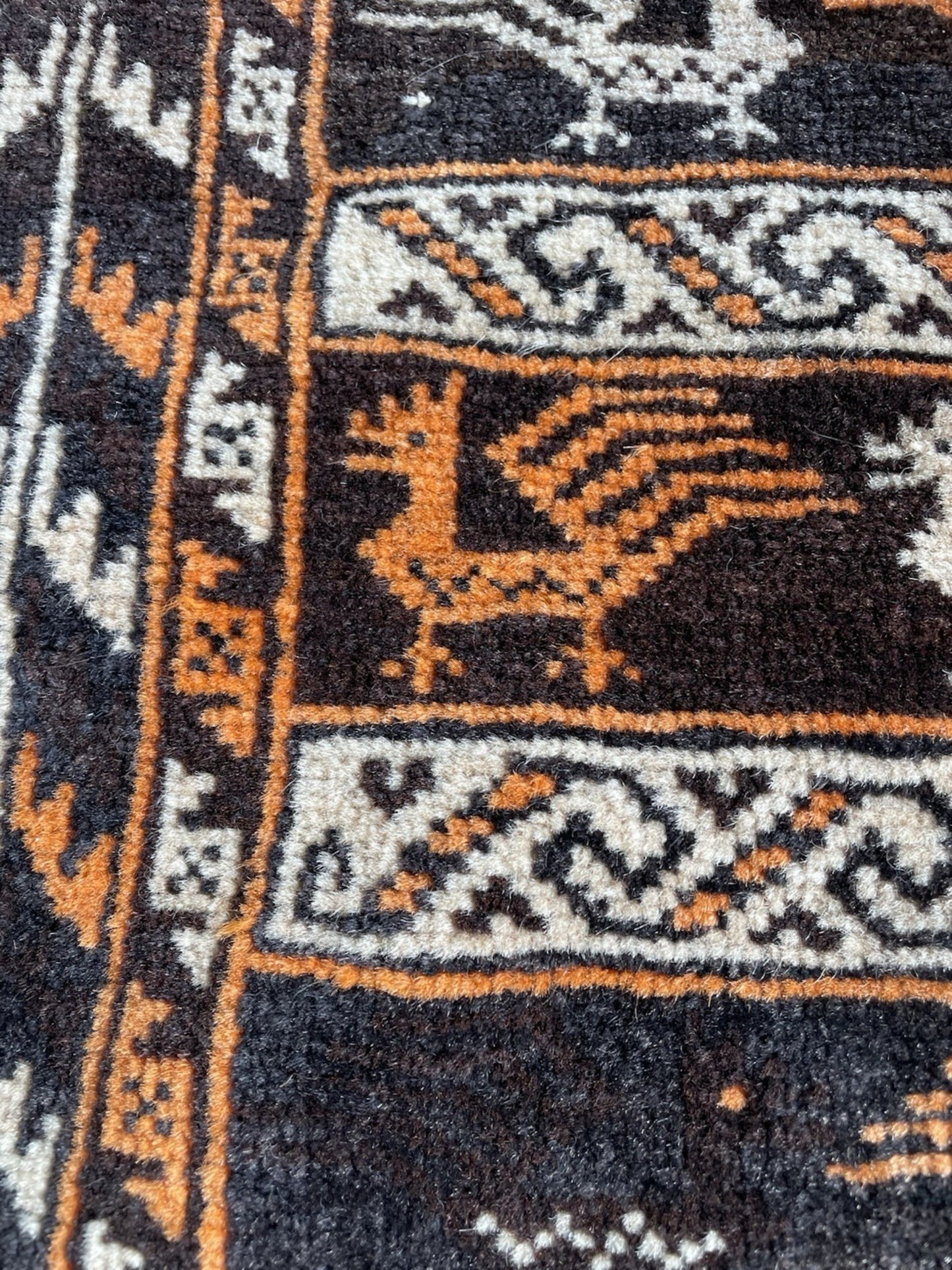 Hand-spun wool construction details

