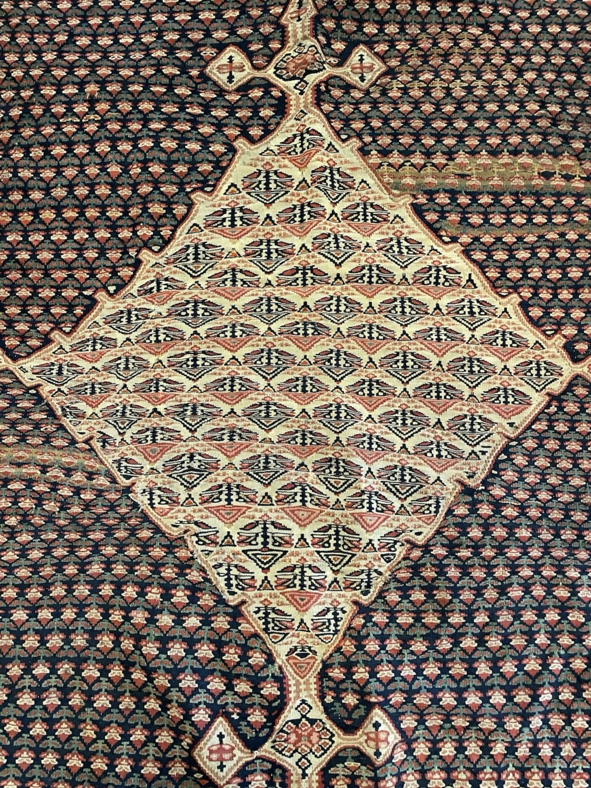 Traditional Senneh border patterns


