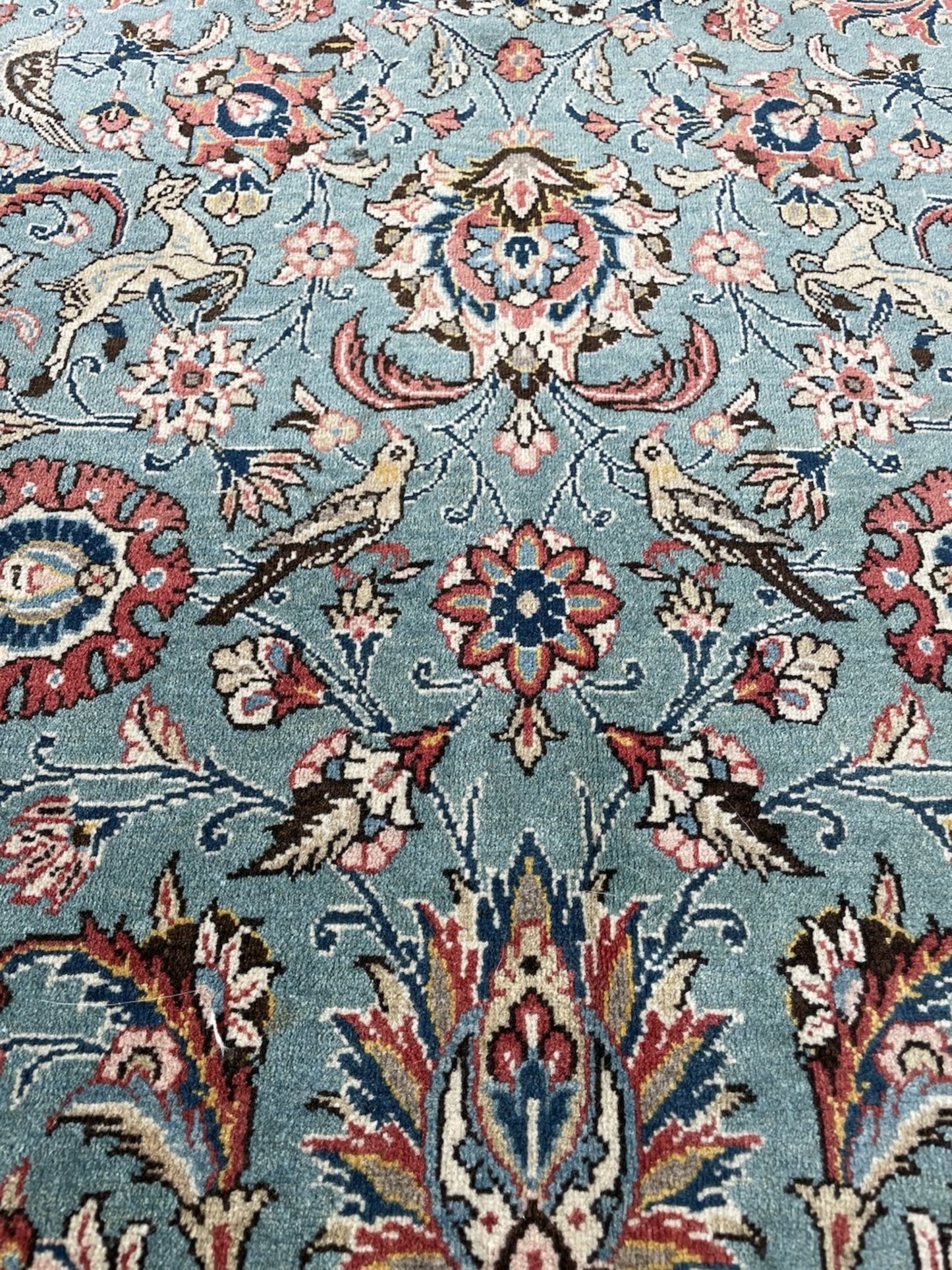 Overall presentation of this antique weaving

