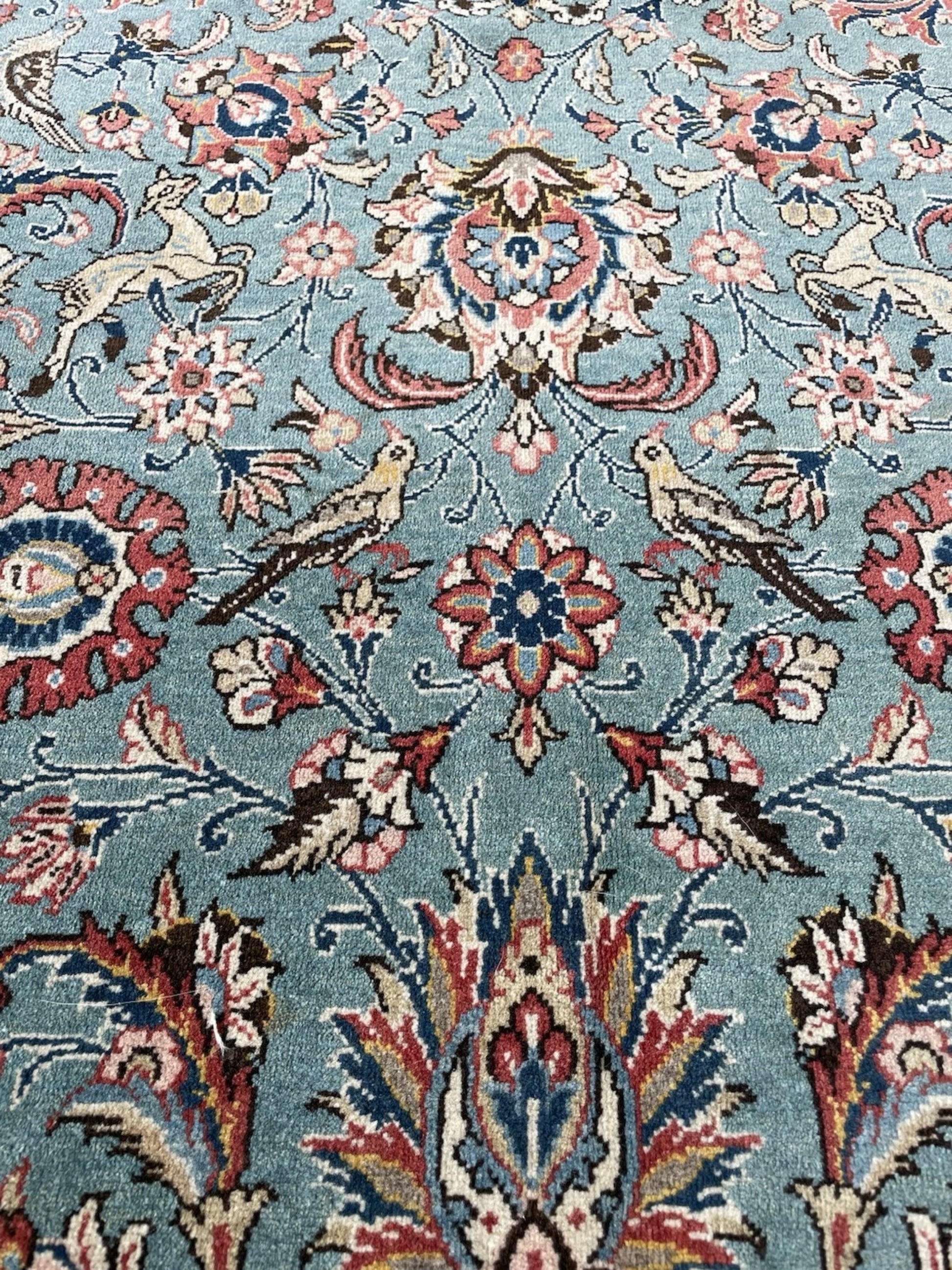 Overall presentation of this antique weaving

