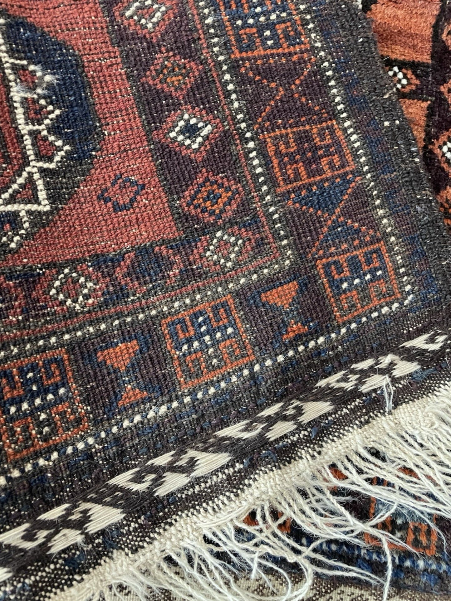 Close-up of the intricate border design and secondary patterns.

