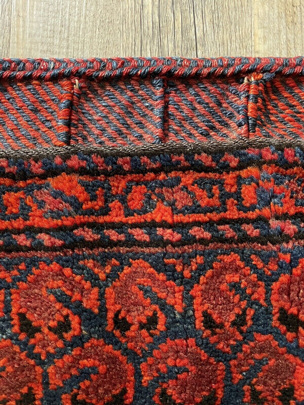 Shiraz Design Elements: A close-up of distinct design elements specific to the Shiraz rug-making tradition, incorporated into the bagface (1900s).