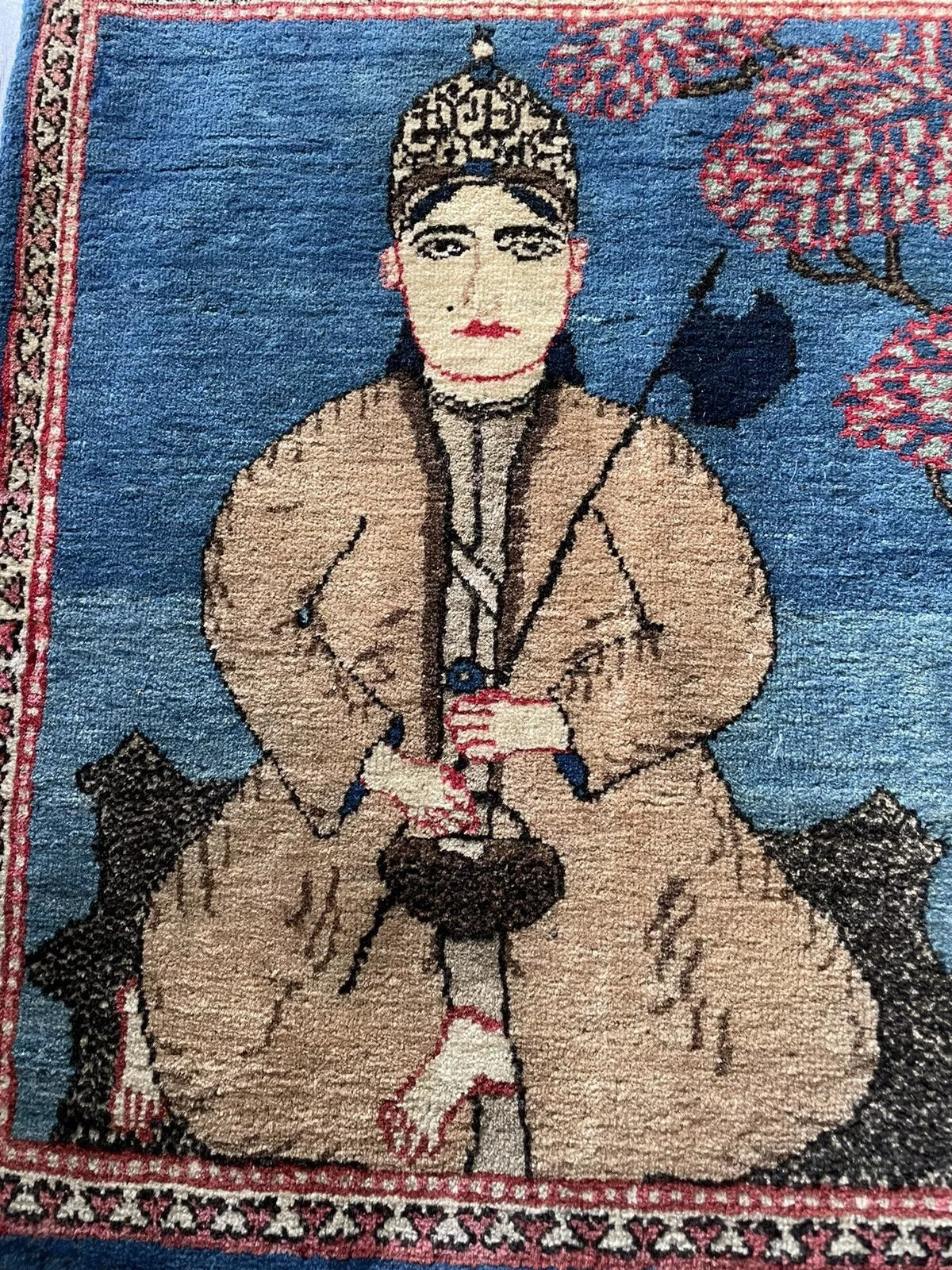 Hand-knotted Persian Kashan Rug with Geometric Motifs
