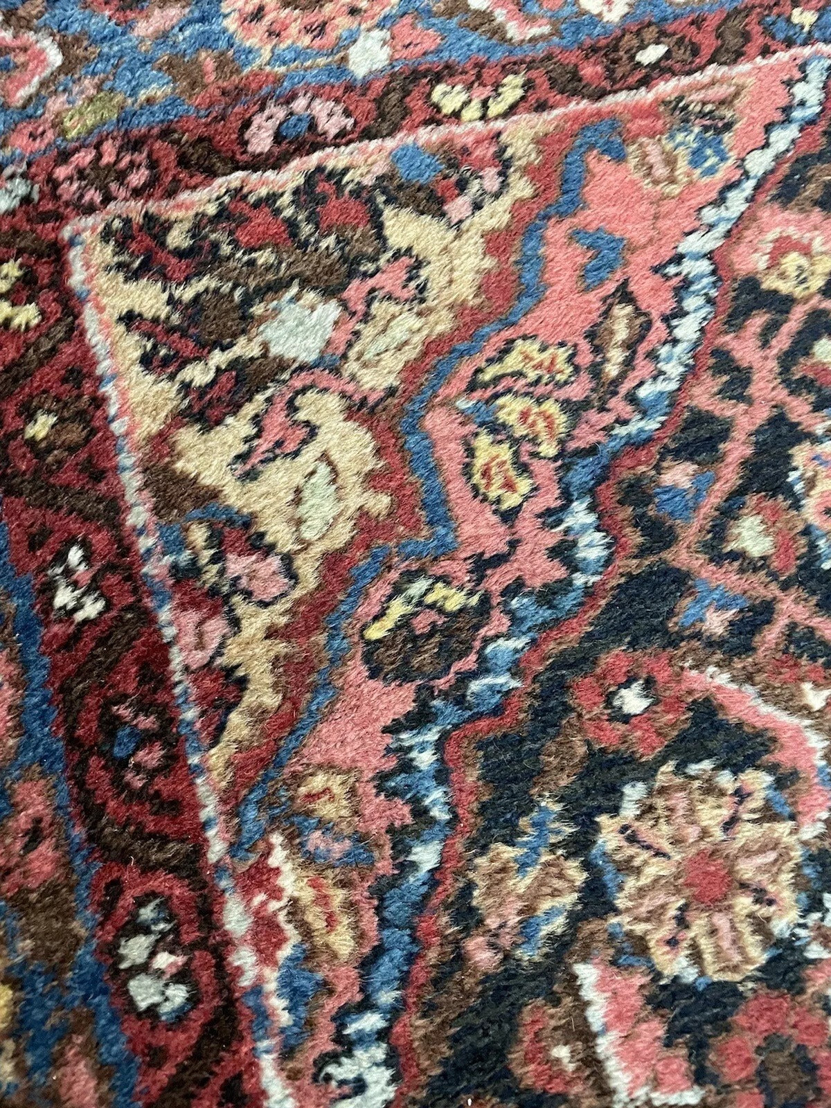 A 1920s handmade Bidjar rug showcasing Persian weaving heritage
