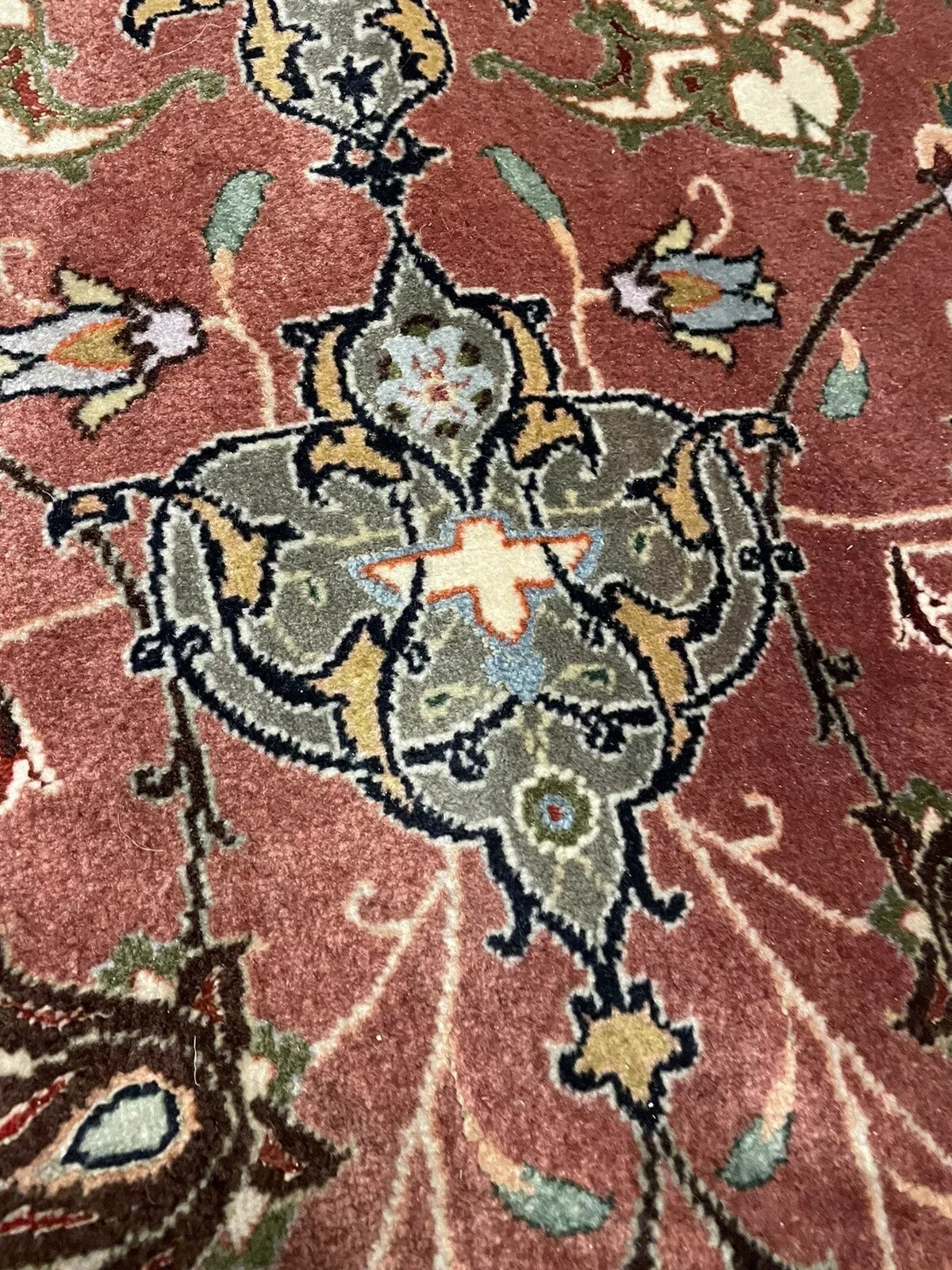 1970s vintage Persian rug for living room or bedroom decor
