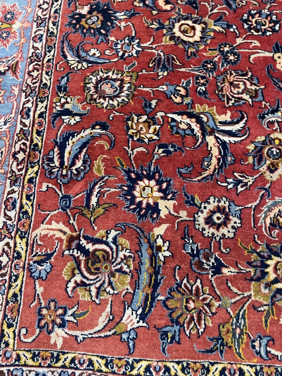 1920s Persian Kashan rug in good vintage condition
