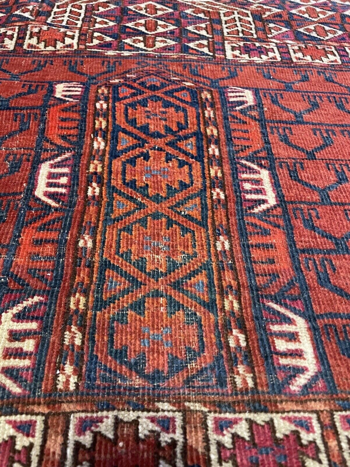 Authentic handmade Turkmen tribal Engsi rug — wool, 1880s
