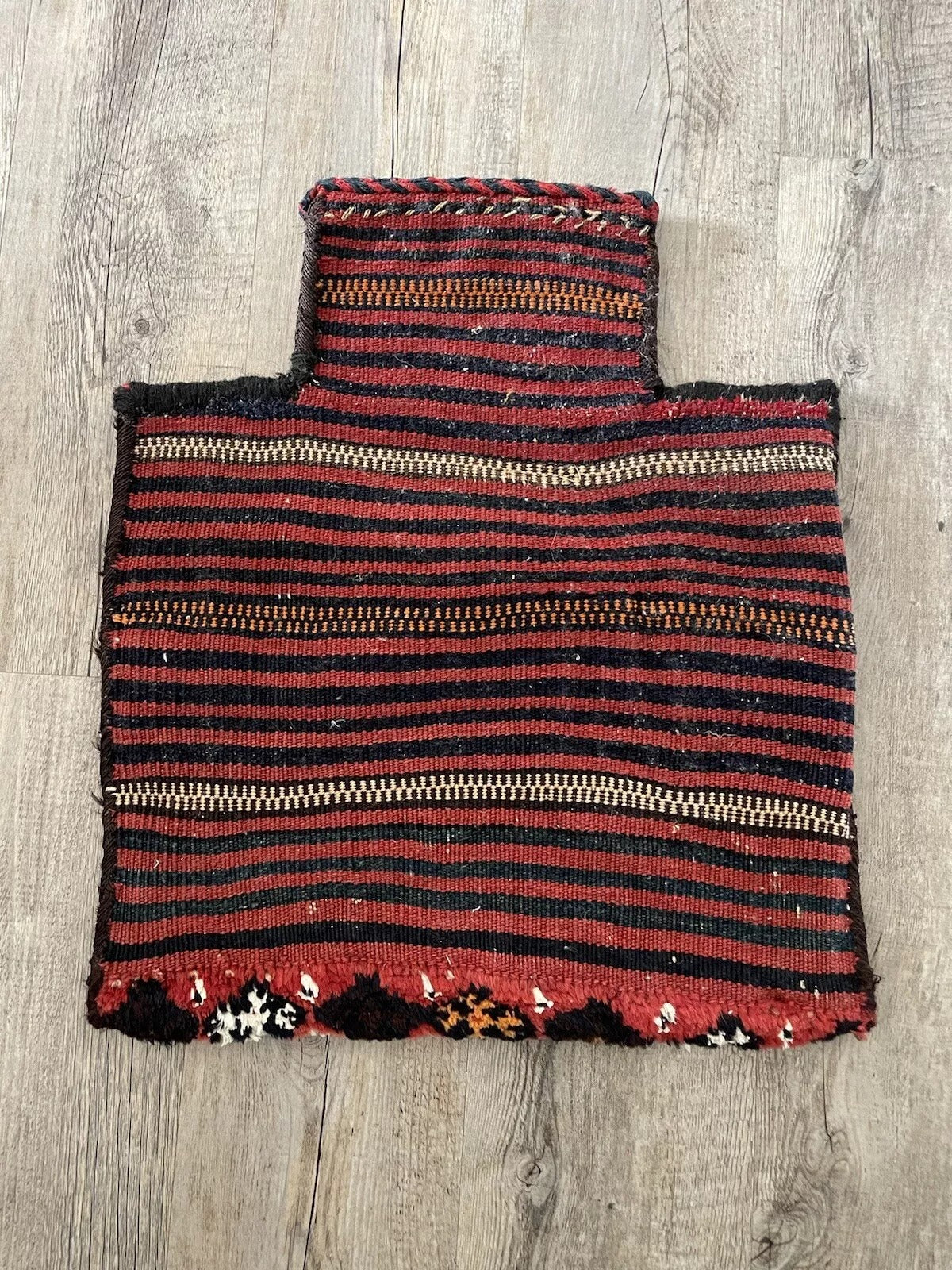 Woolen Persian Sumak salt bag with geometric patterns
