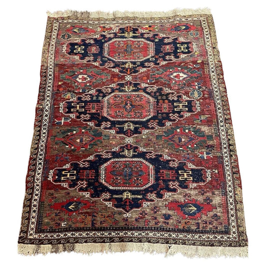 Full view antique Caucasian Sumak rug 135×170 cm with flat-weave texture