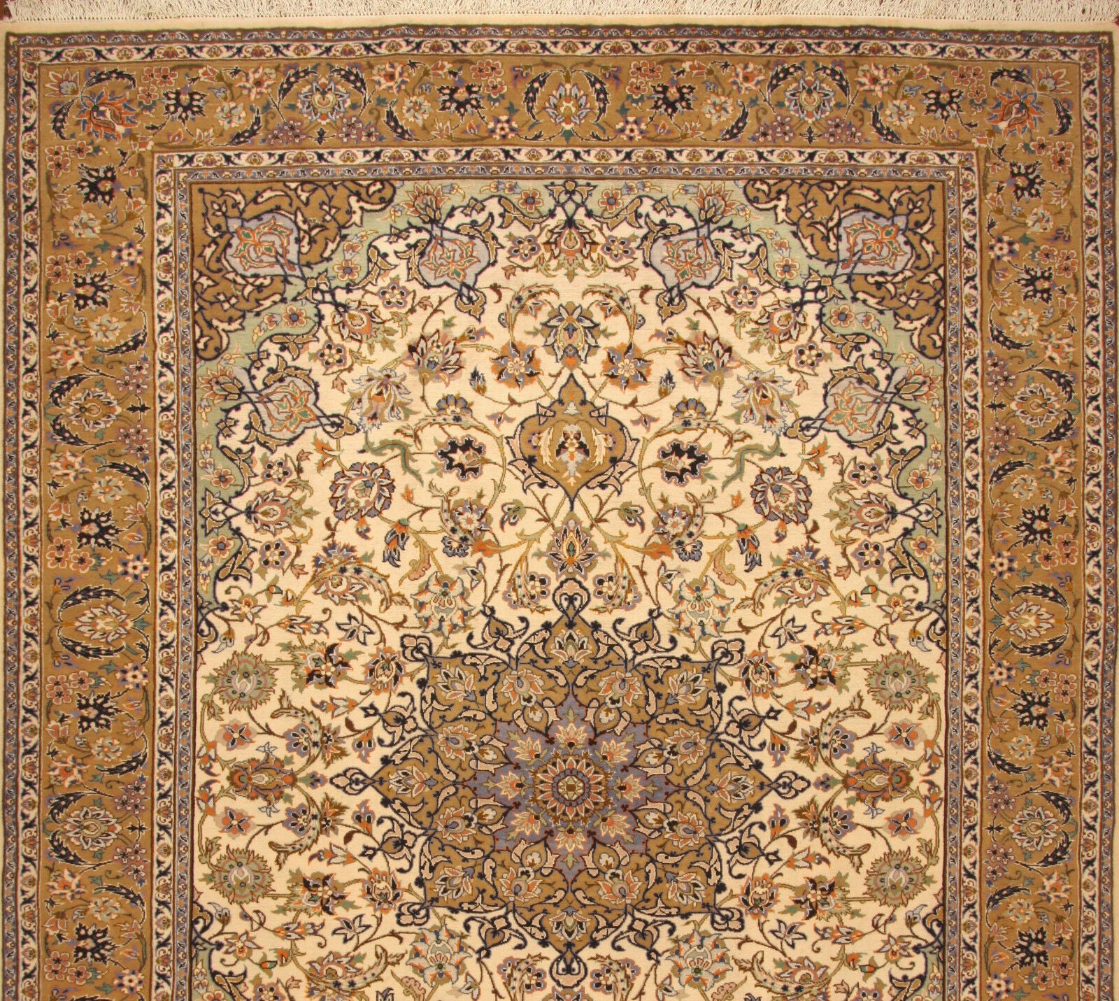 Side view of the Handmade Contemporary Persian Isfahan Rug demonstrating texture