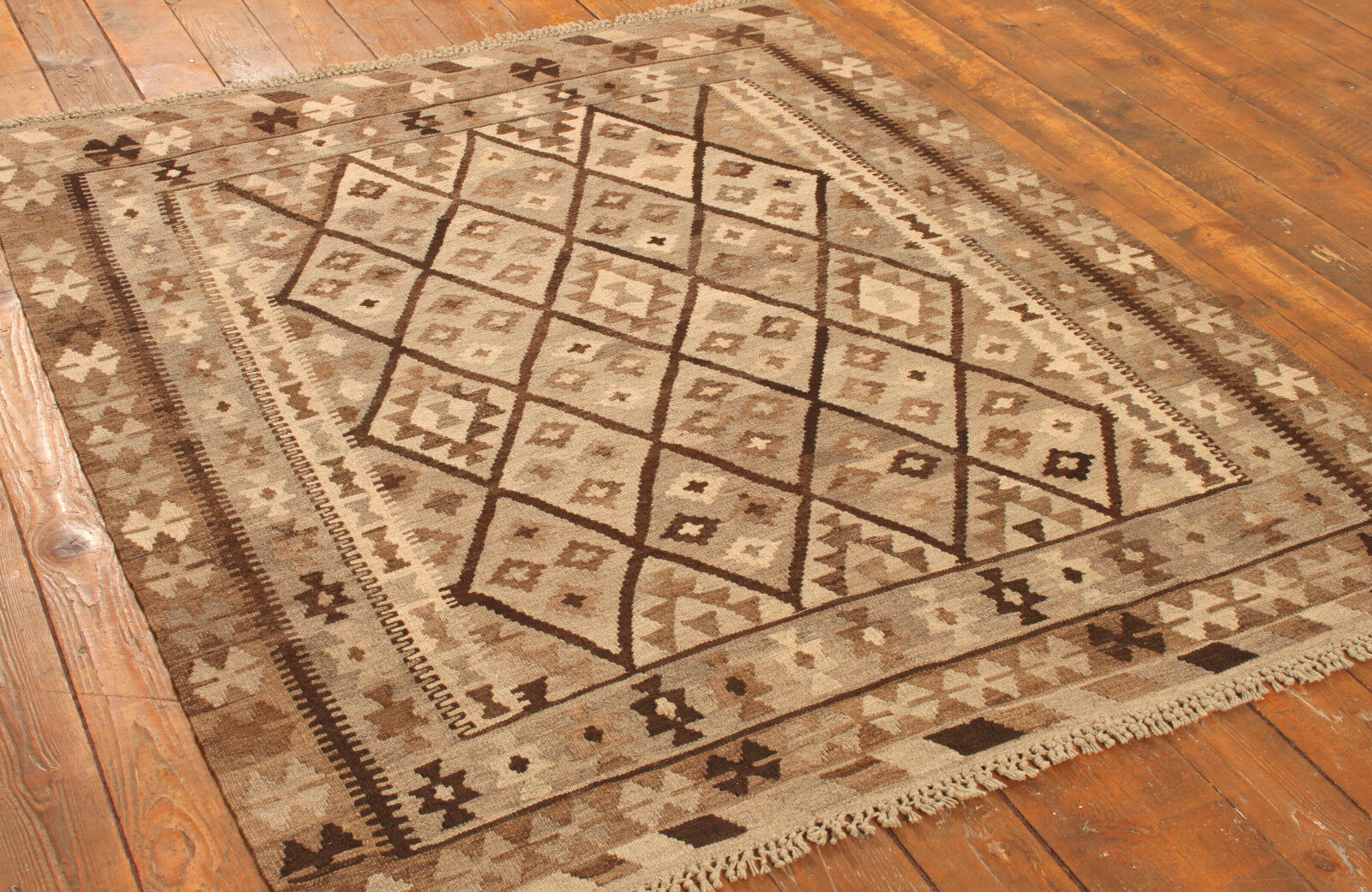 Detailed shot of the wool material used in the Handmade Vintage Afghan Flatweave Kilim