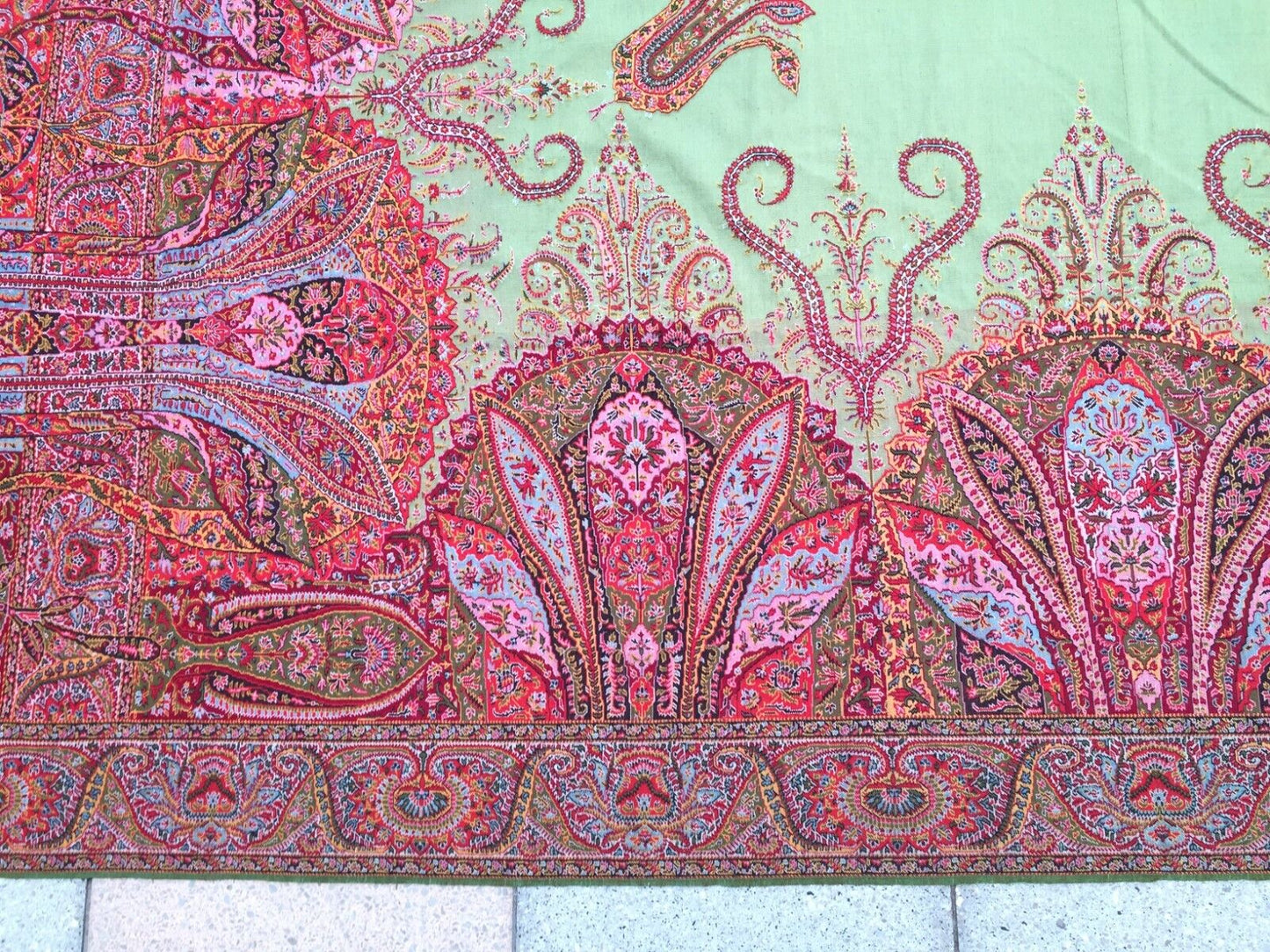 Good Condition of Antique Indian Kashmir Shawl Reflecting Remarkable Preservation - 1870s