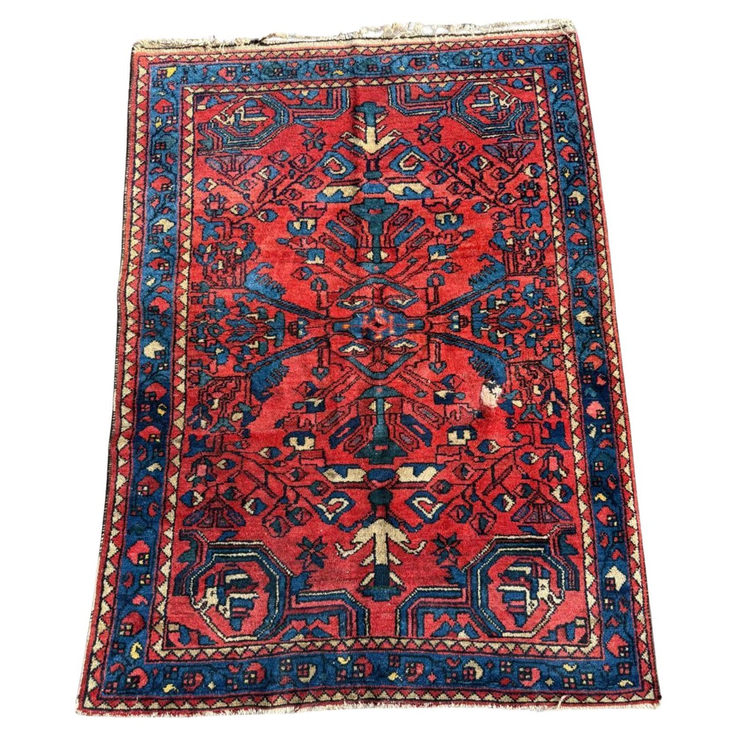Antique Lilihan rug with central floral medallion


