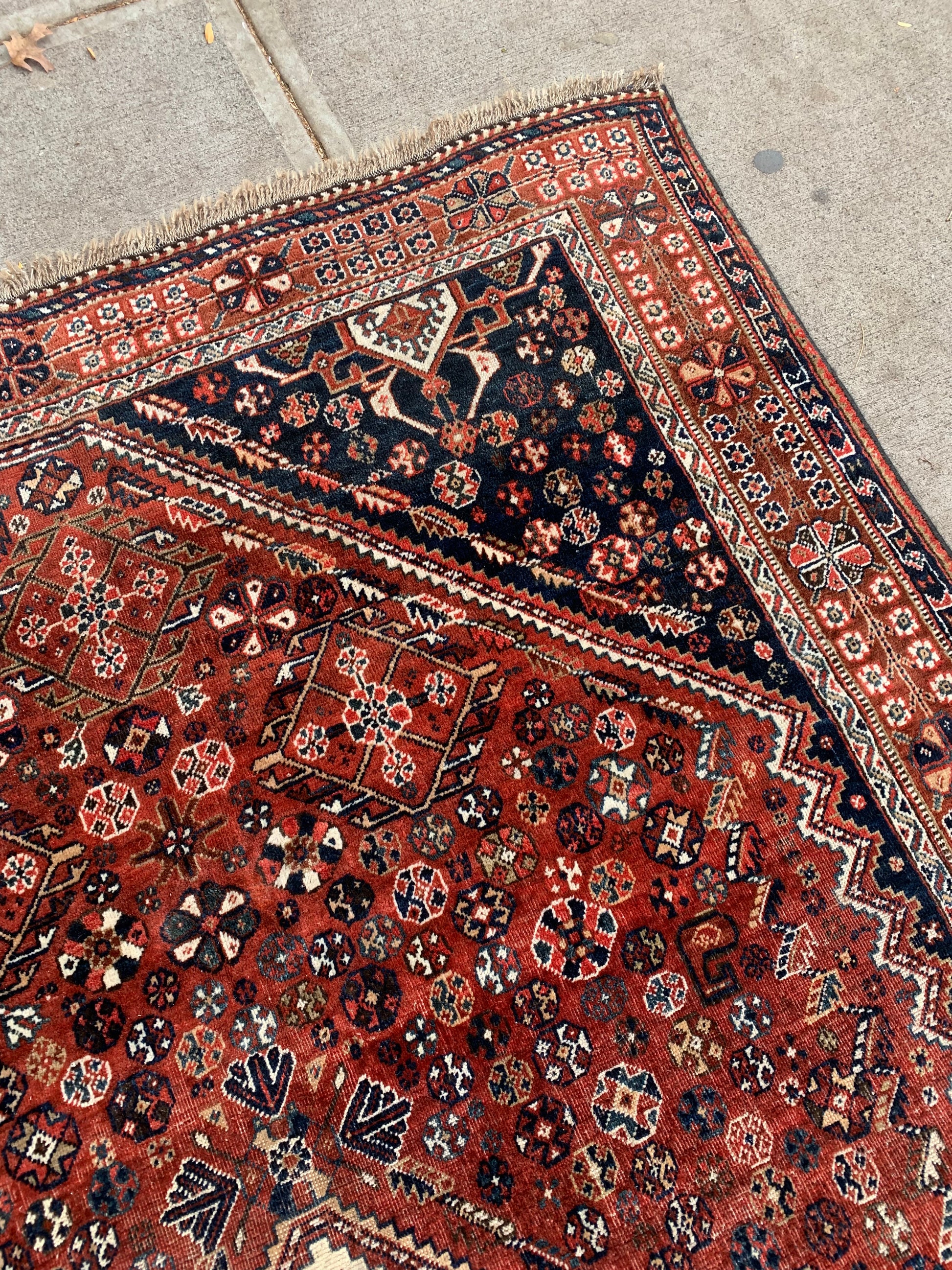 Authentic Qashqai rug with natural dyes and warm tones.
