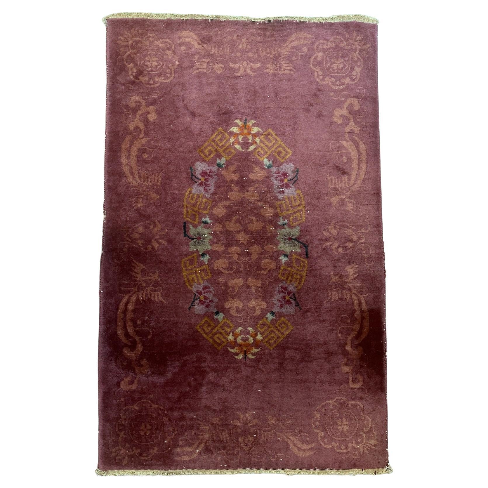 Handmade antique Art Deco Chinese rug from the 1920s
