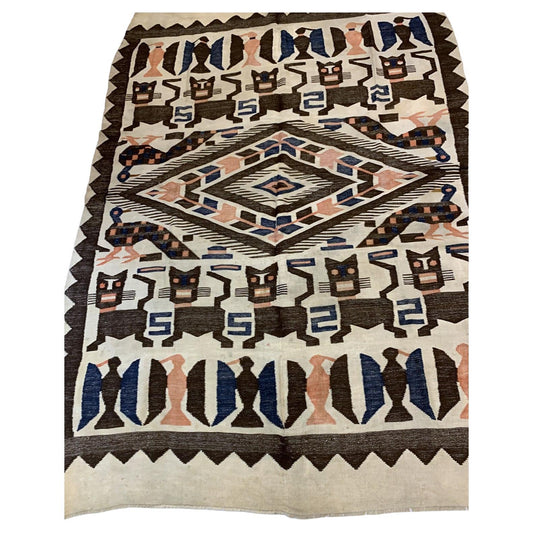 Handmade antique Peruvian Kilim wool rug from the 1900s

