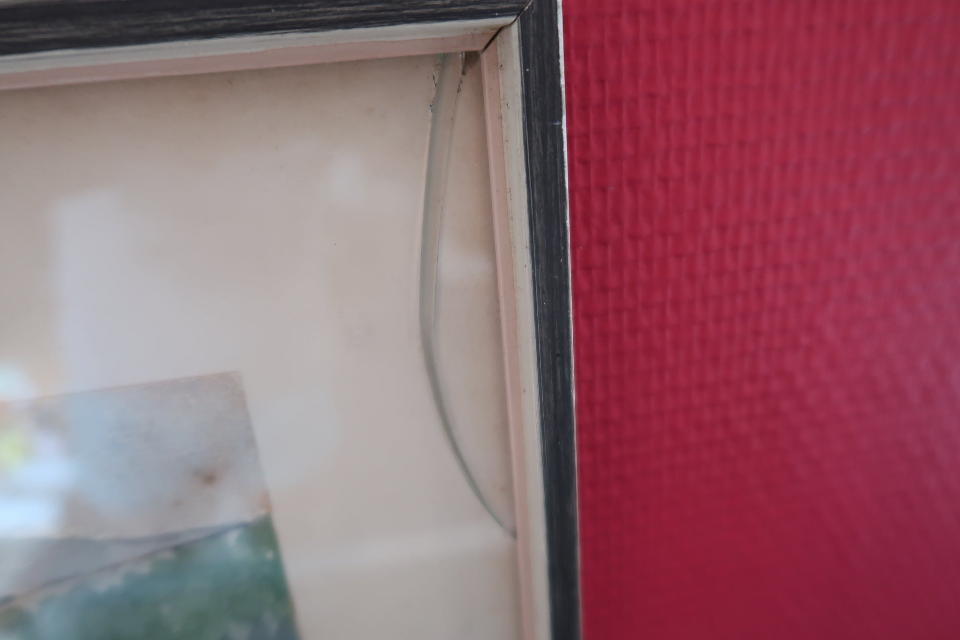 Side view showing frame profile and depth

