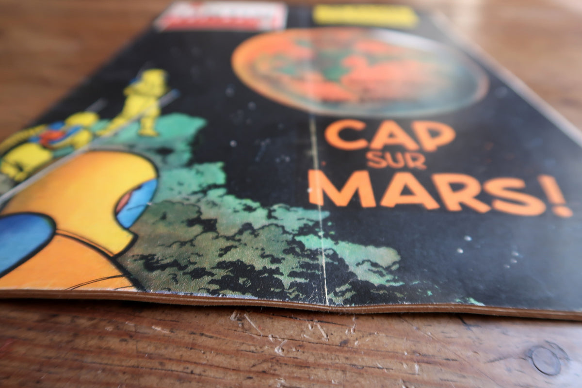 Vintage Belgian comic publication launching the classic Cap sur Mars series