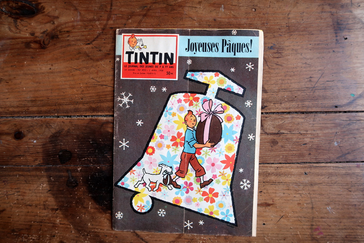 Full Joyeuses Pâques cover with floral bell and central vertical fold