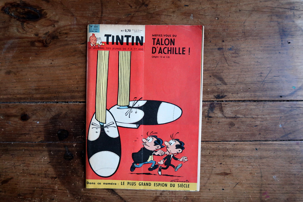 Full giant-shoes cover with yellow-striped trousers, fleeing figures and vertical fold